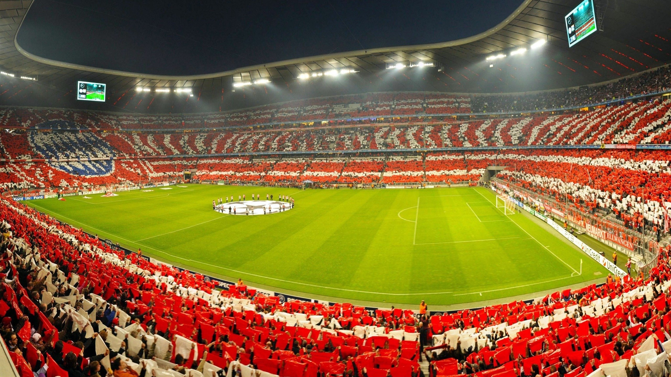 球队建设是否应考虑社区影响力指标，足球队建设