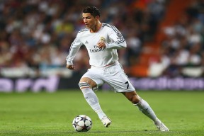 诺瓦克·德约科维奇赢得“金满贯”，拉斐尔·纳达尔宣布退役。，纳达尔与德约科维奇比赛时间