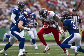 国足在国际比赛中的球员选拔机制，国足选拨名单公布