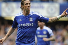 某队遭遇惨败，球员面临巨大压力，某队员全场各种犯规累计达五次以后